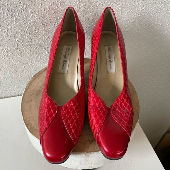 Carriage Court Red Faux Snake Skin Heels Size 6.5 - Picture 2 of 8